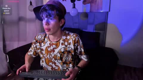 andrew_angels online show from November 27, 2025, 1:13 pm