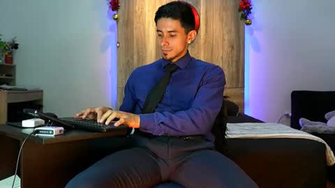 Andrew online show from December 16, 2025, 2:05 am