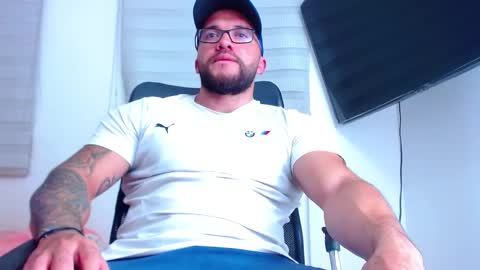 Snapshot of andrew_holden__ chatting on February 13, 2025, 11:37 pm andrew_holden__ online show from February 13, 2025, 11:37 pm