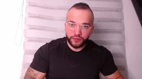 andrew_holden__ online show from October 31, 2025, 12:11 am