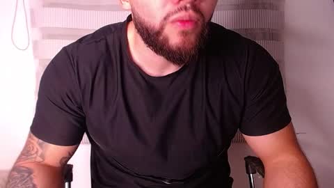 andrew_holden__ online show from November 26, 2025, 11:50 pm