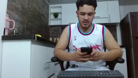 A N D R E W online show from February 6, 2026, 4:43 pm