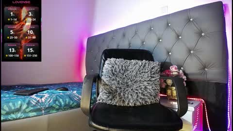 Andrew online show from November 9, 2025, 3:05 am