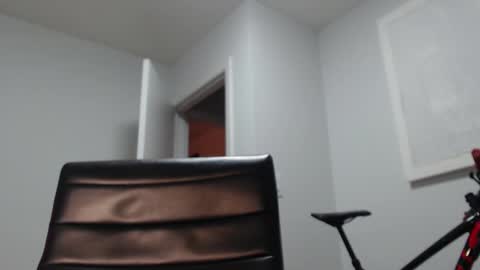 Snapshot of andrew_west_ chatting on January 28, 2025, 11:07 pm ANDREW WEST online show from January 28, 2025, 11:07 pm