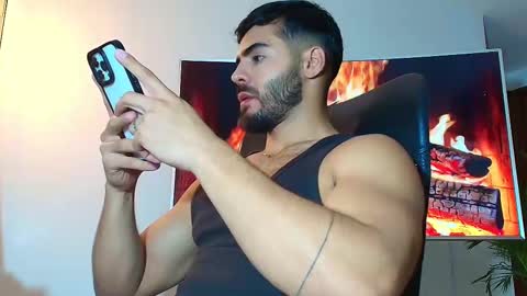 Snapshot of andrew_west_ chatting on February 25, 2025, 11:44 pm ANDREW WEST online show from February 25, 2025, 11:44 pm