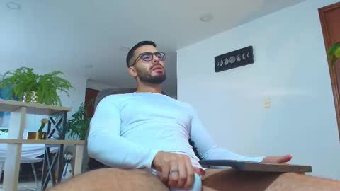 ANDREW WEST online show from November 27, 2025, 11:45 am