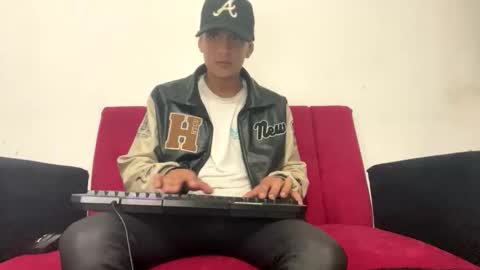 Snapshot of andrewcooper1 chatting on November 17, 2025, 3:45 am andrew online show from November 17, 2025, 3:45 am