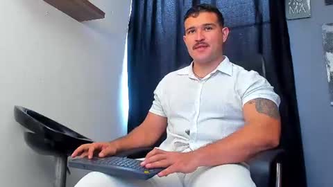 Snapshot of andrewdiaz_ chatting on July 12, 2026, 9:39 pm Andrew Diaz online show from July 12, 2026, 9:39 pm