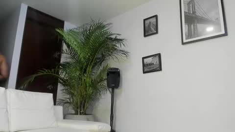 Snapshot of andrewjohnson0 chatting on February 8, 2025, 6:55 pm Andrew Johnson online show from February 8, 2025, 6:55 pm