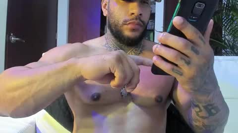 Snapshot of andrewjohnson0 chatting on February 13, 2025, 4:00 am Andrew Johnson online show from February 13, 2025, 4:00 am