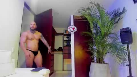 Snapshot of andrewjohnson0 chatting on February 24, 2025, 4:58 pm Andrew Johnson online show from February 24, 2025, 4:58 pm