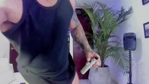 Snapshot of andrewjohnson0 chatting on March 6, 2025, 2:09 am Andrew Johnson online show from March 6, 2025, 2:09 am