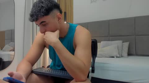 Andrewlamar21 online show from December 4, 2024, 3:54 pm