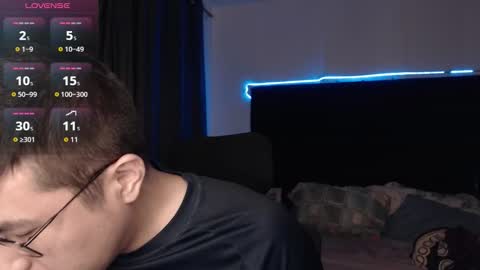 andrewmhilton_ online show from December 17, 2025, 4:18 am