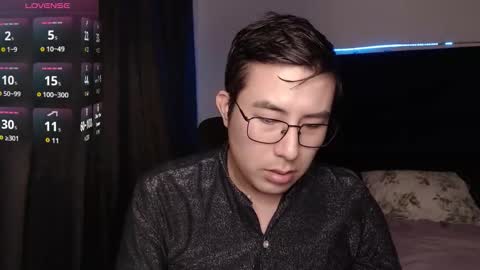 andrewmhilton_ online show from January 9, 2026, 6:49 am