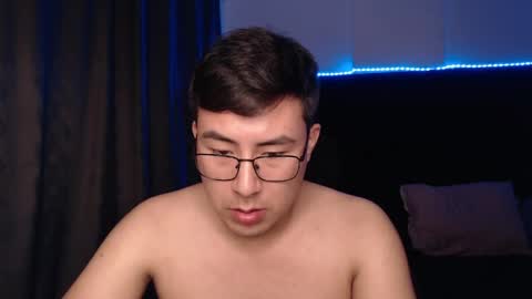 andrewmhilton_ online show from March 26, 2026, 6:08 am