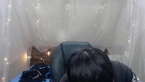 Snapshot of andrewsmile_ chatting on December 27, 2024, 6:53 pm ANDREW online show from December 27, 2024, 6:53 pm