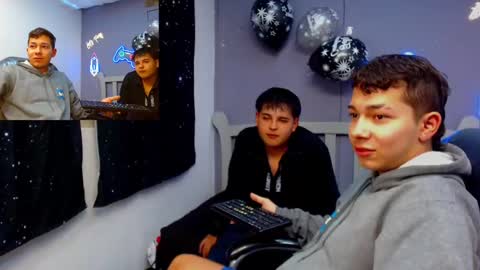 Snapshot of andrewsmile_ chatting on January 11, 2025, 3:44 am ANDREW online show from January 11, 2025, 3:44 am