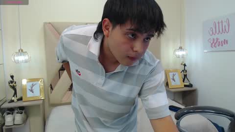 Snapshot of andrewsmile_ chatting on January 24, 2025, 7:07 pm ANDREW online show from January 24, 2025, 7:07 pm