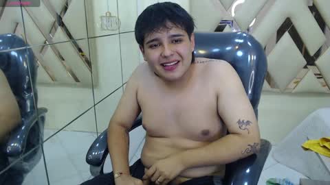 Snapshot of andrewsmile_ chatting on January 28, 2025, 6:28 pm ANDREW online show from January 28, 2025, 6:28 pm