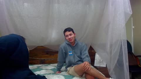 Snapshot of andrewsmile_ chatting on February 10, 2025, 12:18 pm ANDREW online show from February 10, 2025, 12:18 pm