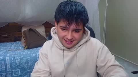 Snapshot of andrewsmile_ chatting on February 14, 2025, 12:25 pm ANDREW online show from February 14, 2025, 12:25 pm