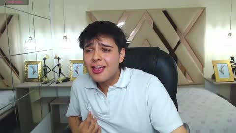 Snapshot of andrewsmile_ chatting on February 15, 2025, 12:33 pm ANDREW online show from February 15, 2025, 12:33 pm