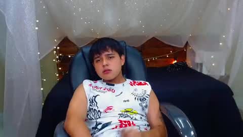 Snapshot of andrewsmile_ chatting on February 28, 2025, 3:15 pm ANDREW online show from February 28, 2025, 3:15 pm