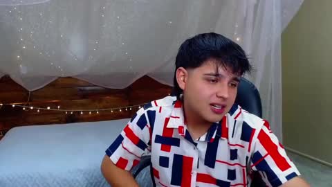 Snapshot of andrewsmile_ chatting on March 10, 2025, 12:26 pm ANDREW online show from March 10, 2025, 12:26 pm