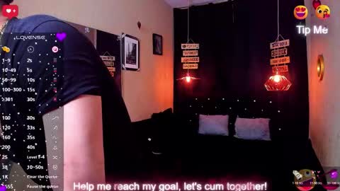 Snapshot of andrius_24 chatting on October 28, 2025, 7:27 pm online show from October 28, 2025, 7:27 pm