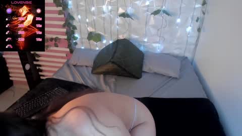 Snapshot of andromeda_blue__ chatting on December 18, 2024, 7:41 pm online show from December 18, 2024, 7:41 pm