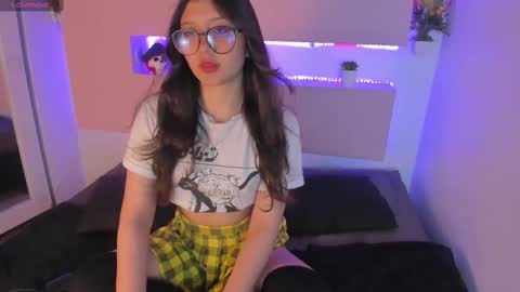 Snapshot of andromeda_blue__ chatting on February 21, 2025, 7:32 pm online show from February 21, 2025, 7:32 pm