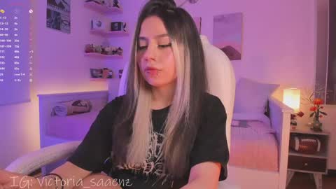 Victoria Senz  online show from May 1, 2026, 4:11 pm