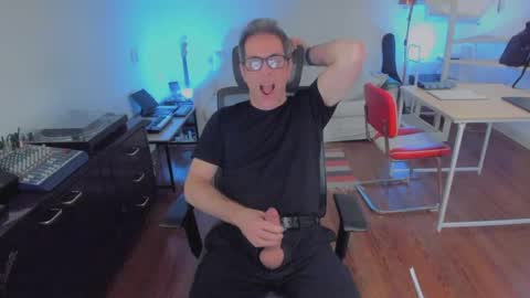 Snapshot of andy0pandi chatting on September 15, 2025, 8:09 pm Andrew online show from September 15, 2025, 8:09 pm