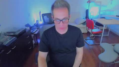 Snapshot of andy0pandi chatting on October 8, 2025, 1:58 am Andrew online show from October 8, 2025, 1:58 am