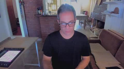 Snapshot of andy0pandi chatting on February 18, 2026, 3:30 pm Andrew online show from February 18, 2026, 3:30 pm