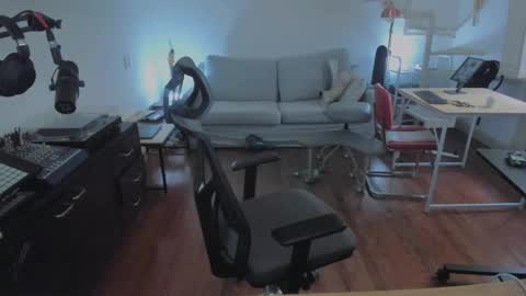 Snapshot of andy0pandi chatting on March 7, 2026, 12:02 pm Andrew online show from March 7, 2026, 12:02 pm