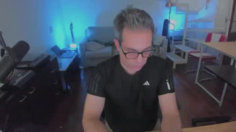 Snapshot of andy0pandi chatting on April 4, 2026, 1:26 am Andrew online show from April 4, 2026, 1:26 am