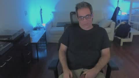 Snapshot of andy0pandi chatting on April 10, 2026, 8:19 am Andrew online show from April 10, 2026, 8:19 am