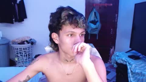 andy_dan1 online show from May 4, 2026, 5:58 am