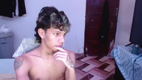 andy_dan1 online show from May 5, 2026, 5:26 am
