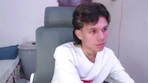 andy_dan1 online show from June 7, 2026, 7:23 am
