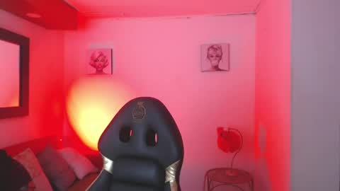 andy_eagleton_20 online show from May 9, 2026, 3:01 am