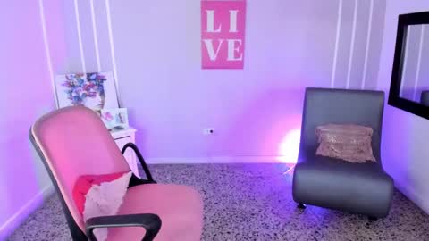 Andrea online show from December 18, 2024, 5:42 pm
