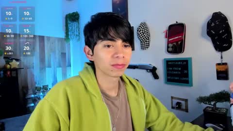 Snapshot of andy_guez_11 chatting on February 28, 2025, 10:41 am andy_guez_11 online show from February 28, 2025, 10:41 am