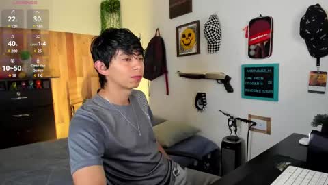 Snapshot of andy_guez_11 chatting on March 5, 2025, 10:00 am andy_guez_11 online show from March 5, 2025, 10:00 am