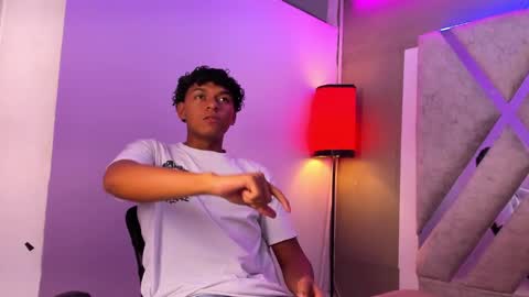 Snapshot of andy_jones7 chatting on September 21, 2025, 3:41 am andy_jones7 online show from September 21, 2025, 3:41 am