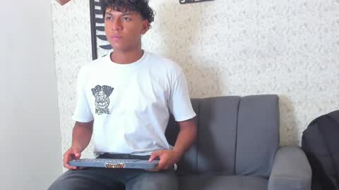 Snapshot of andy_jones7 chatting on September 25, 2025, 7:39 pm andy_jones7 online show from September 25, 2025, 7:39 pm