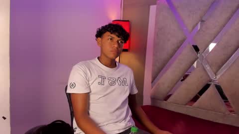 Snapshot of andy_jones7 chatting on September 29, 2025, 3:11 am andy_jones7 online show from September 29, 2025, 3:11 am