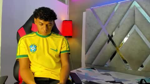 Snapshot of andy_jones7 chatting on October 19, 2025, 3:18 am andy_jones7 online show from October 19, 2025, 3:18 am